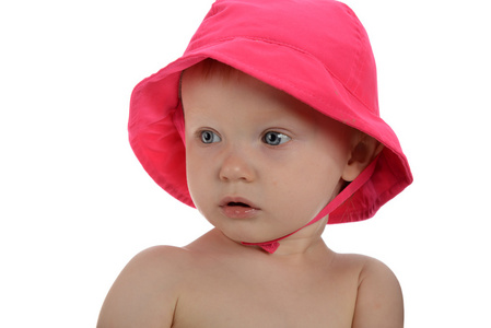 戴着粉红帽子的宝贝女儿的肖像