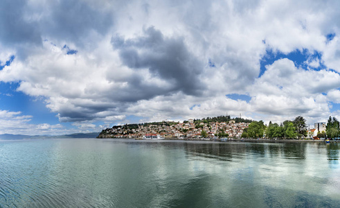 马其顿奥赫里德湖与奥赫里德市全景