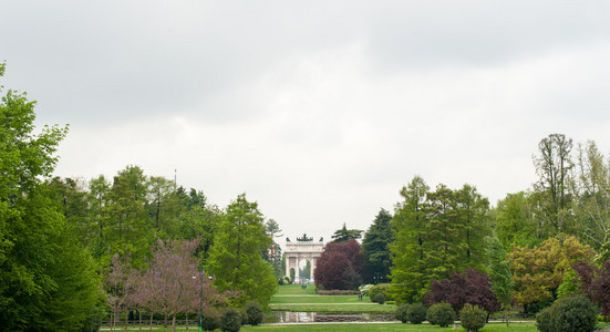 arco della 步伐在帕尔科森皮奥，米兰，意大利花园