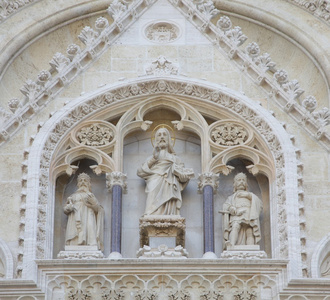 萨格勒布大教堂的门户网站图片