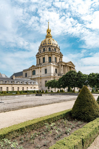 巴黎的荣军院, 从花园的景色