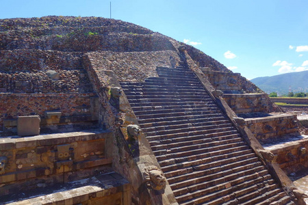 特奥蒂瓦坎金字塔位于墨西哥, 拉丁美洲