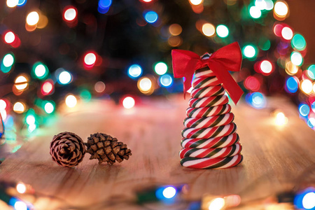 圣诞节静物 糖棒糖在树的形式与