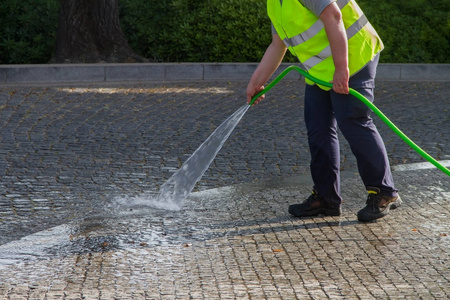 带加压水的街道湿法清洗