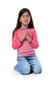 年轻女孩祈祷