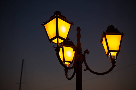 路灯特写图片