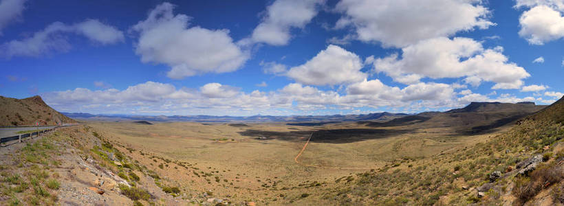 从 Paardekloof 的顶端看南非的东部海角