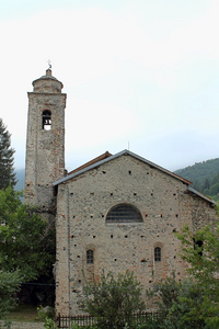 calizzano，意大利的老教堂