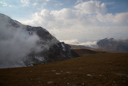 Oshten 的山, Adygea 的明亮的上升