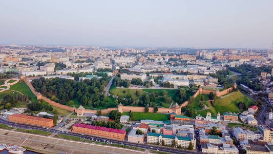 在日落时分, 下诺夫哥罗德哥罗德克里姆林宫从河边鸟瞰。下诺夫哥罗德哥罗德, 俄罗斯
