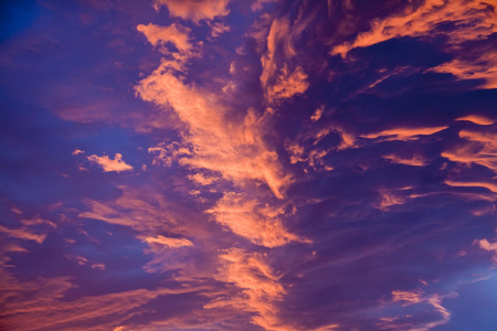 红色的天空照片