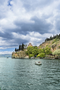 圣卡内奥古教堂和地标在马其顿奥赫里德市的湖景, 垂直