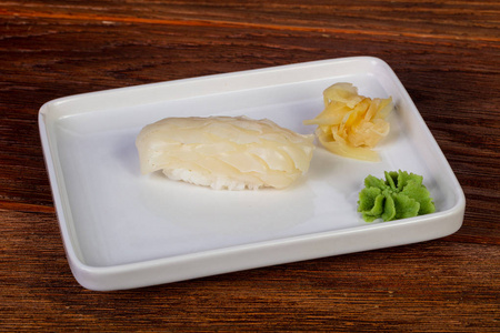 日本冷寿司配鱿鱼