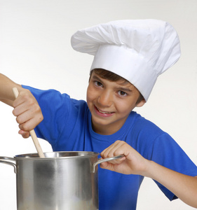 小孩做饭的照片图片