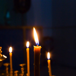 蜡烛照明在俄罗斯东正教教堂