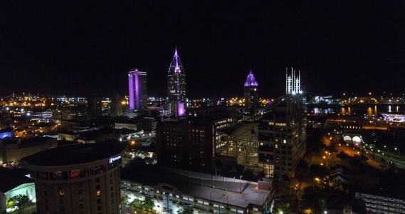 城市移动的鸟瞰, 阿拉巴马州的城市夜景