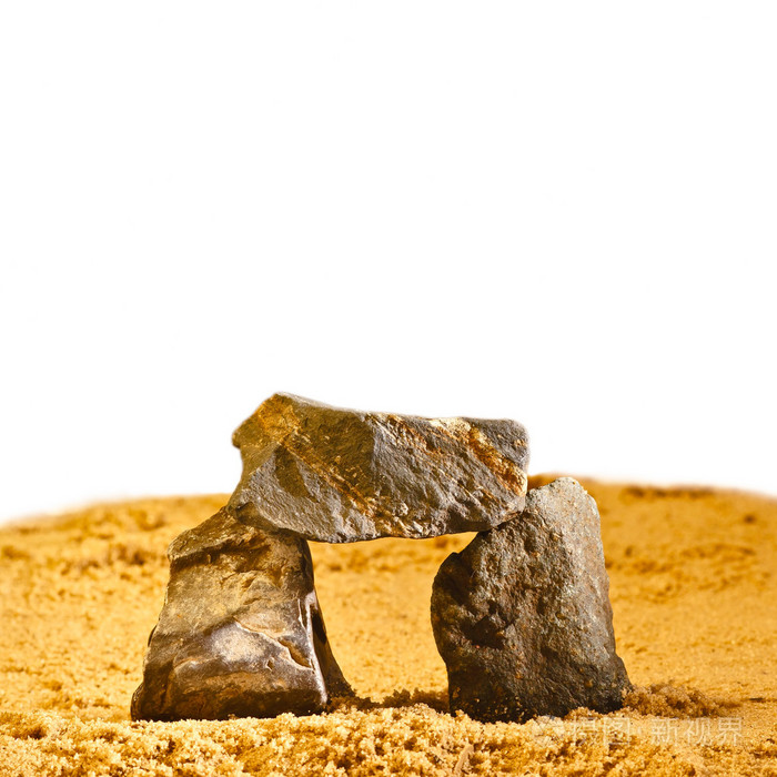 堆石头在沙滩上