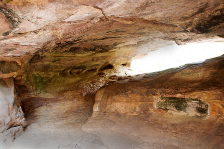 原始人住的山洞图片