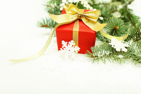 圣诞边框圣诞树 礼品和雪花