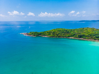 美丽的海景海滩和海洋与椰子棕榈树在天堂岛度假照片