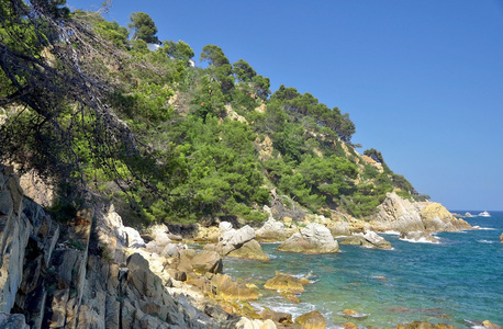 夏天天景观的海和山