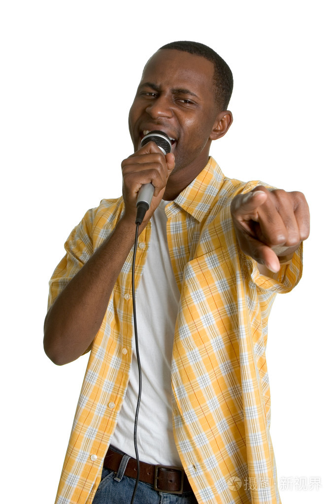唱歌黑色的男人