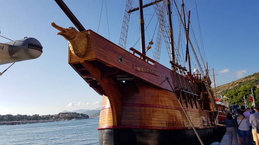 杜布罗夫尼克, 克罗地亚-2017年8月15日: 卡拉克船作为王座游游戏的一