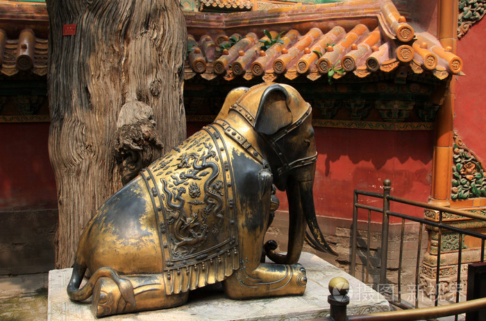 古代大象雕像