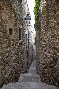 西班牙加泰罗尼亚城市小中世纪街道