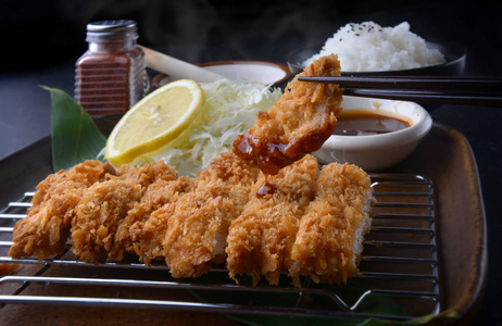 日本风味油炸猪肉炸猪排套装图片