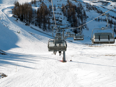 在阿尔卑斯山滑雪区域
