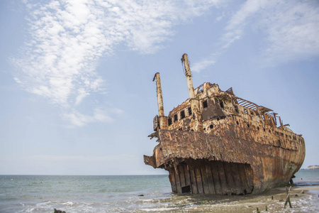 生锈的船舶图片-生锈的船舶素材-生锈的船舶插画-摄图新视界