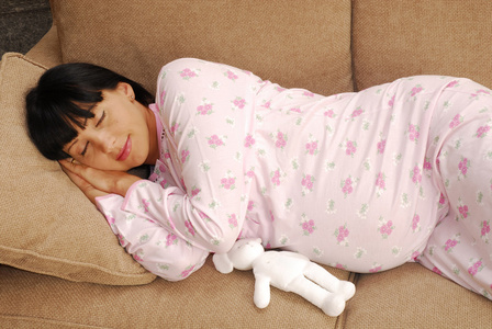 孕妇睡觉照片