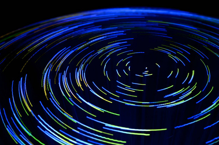 光纤光源用光纤光源产生的彩色涡效应.长曝光效果照片