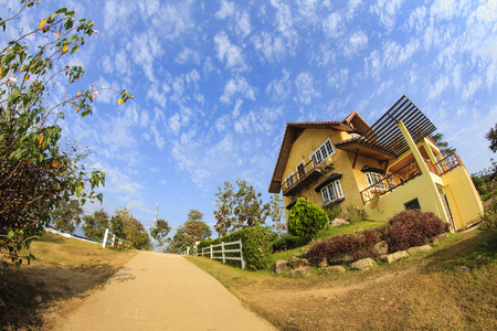 农村农场欧洲风格房子在山在泰国拜县 maehongson