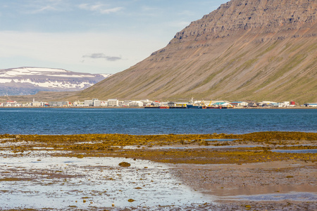 查看上 isafjordur 镇冰岛