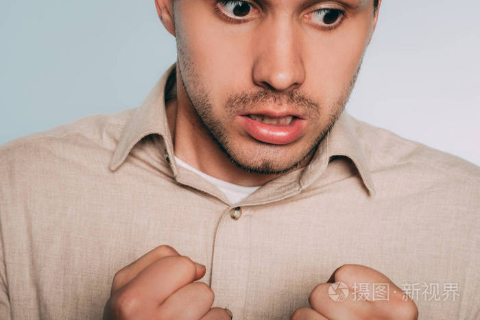 惊恐的人吓坏了恐惧的情绪