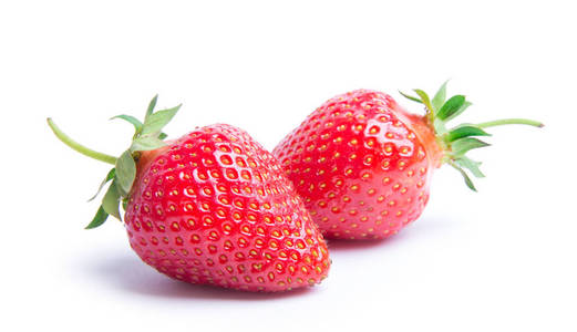 草莓被隔离在白色背景上。修剪路径