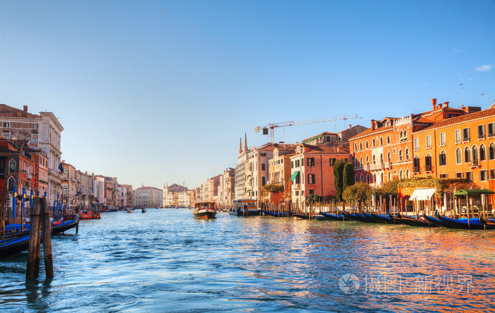 查看到格兰德运河在威尼斯，意大利