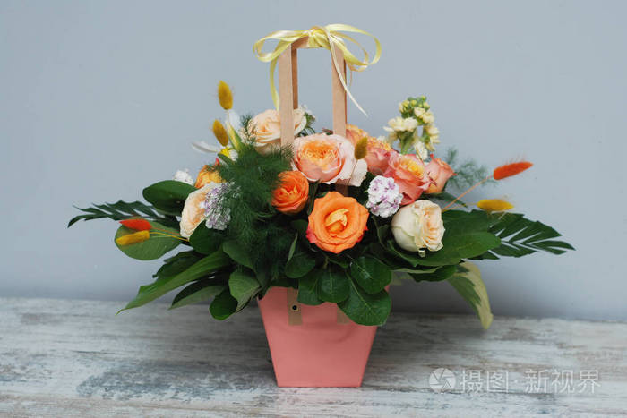 秋橙花的插花 五颜六色的玫瑰花束 Isoalted照片 正版商用图片05rgiw 摄图新视界
