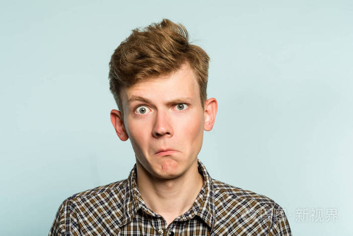 震惊困惑不解困惑的人