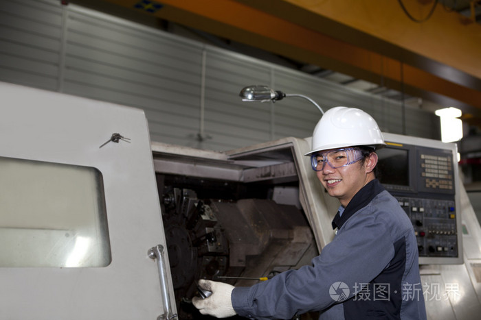 数控机床的机械技术员