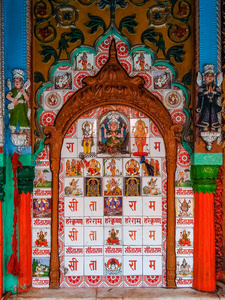阿约提亚, 印度。哈努曼 Garhi 寺。建筑学的细节