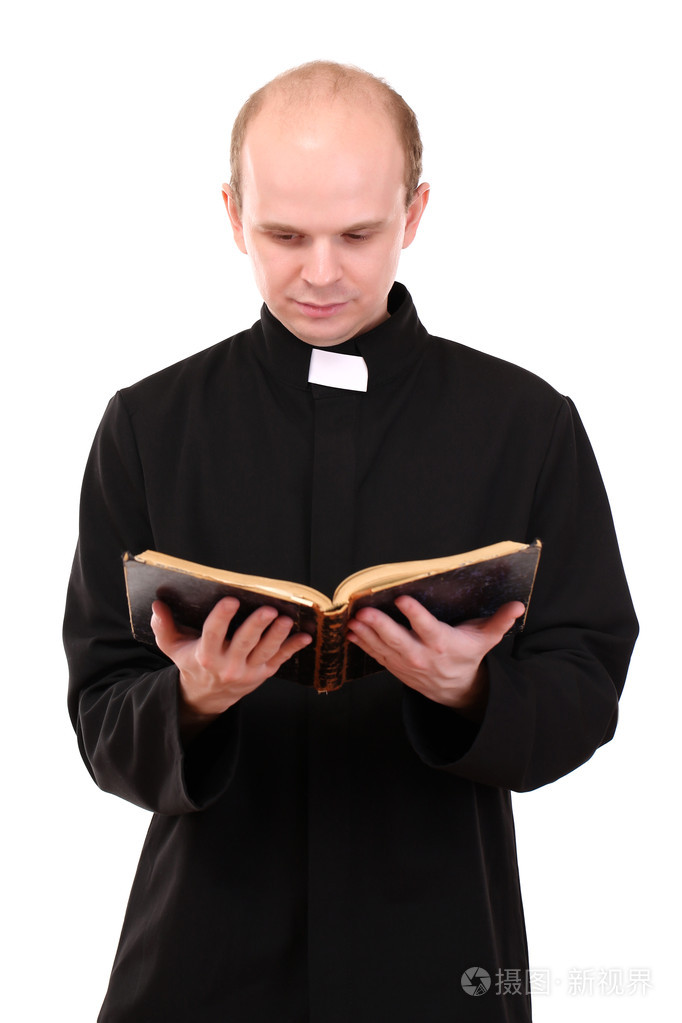 年轻牧师与圣经,孤立在白色