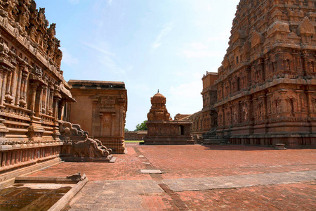 Brihadisvara 寺建筑群, Tanjore, 印度泰米尔纳德邦。从西北看