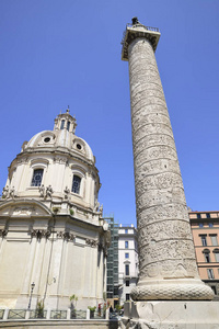 罗马。Trajan 列。它描绘了皇帝征服 Dacia 的历史 Trajan