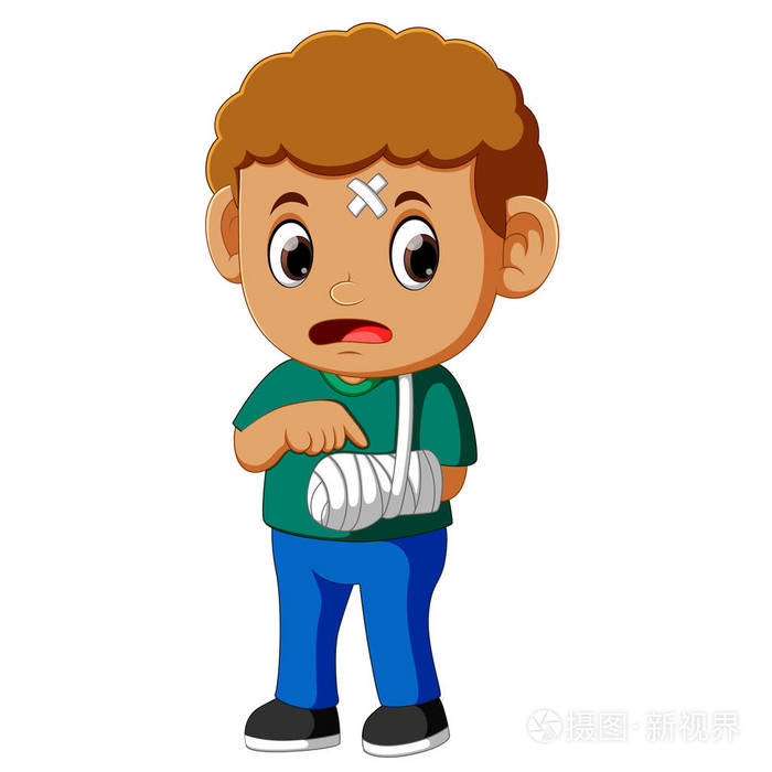 男孩显示折断的胳膊