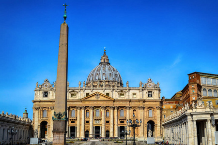罗马, 意大利和梵蒂冈。梵蒂冈著名的圣彼得广场和建筑与古城市景观的鸟瞰图