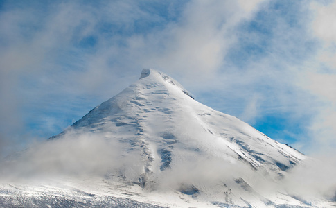 与 footpaith 峰上雪山的风景