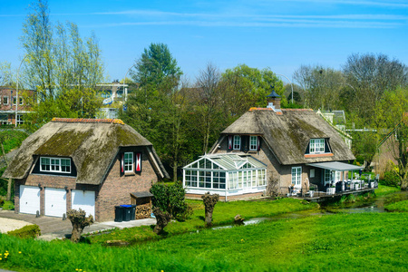 霸气的别墅风景图片